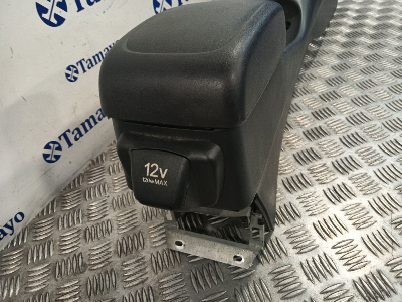 Recambio de apoyabrazos central para nissan almera ii hatchback (n16) 1.5 referencia OEM IAM 969105M300  