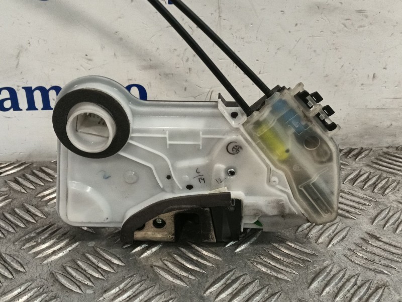 Recambio de cerradura puerta delantera izquierda para peugeot 108 1.0 vti referencia OEM IAM B000843080  