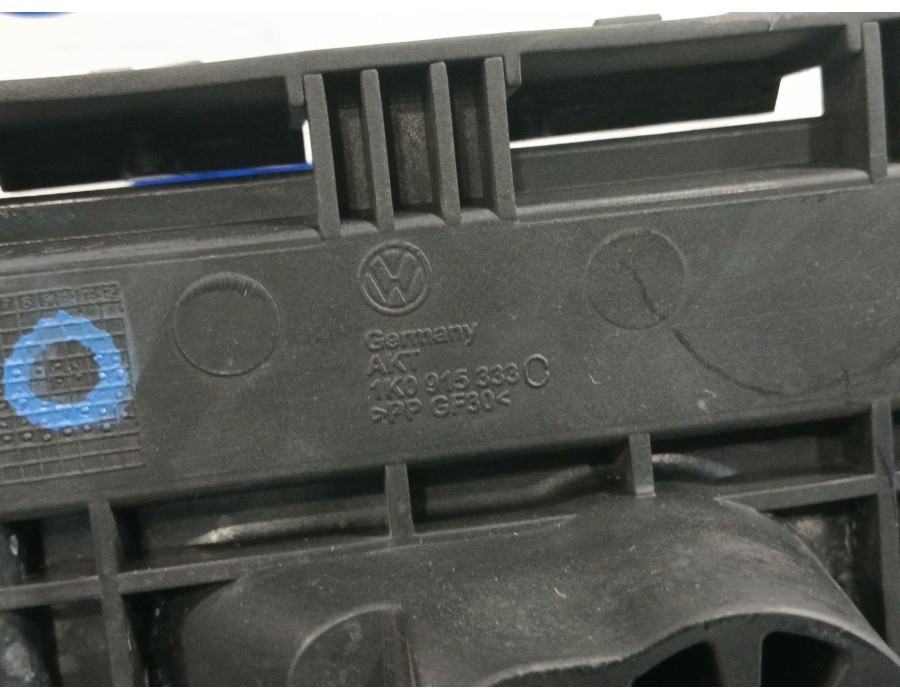 Recambio de soporte bateria para volkswagen passat b6 variant (3c5) 2.0 tdi 16v referencia OEM IAM 1K0915333C  
