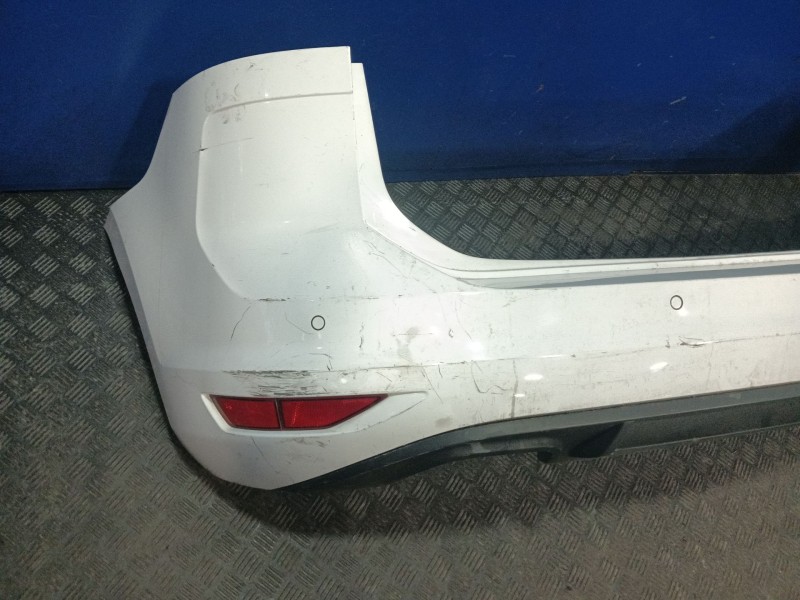 Recambio de paragolpes trasero para volkswagen touran (5t1) 2.0 tdi referencia OEM IAM 5TA807421  
