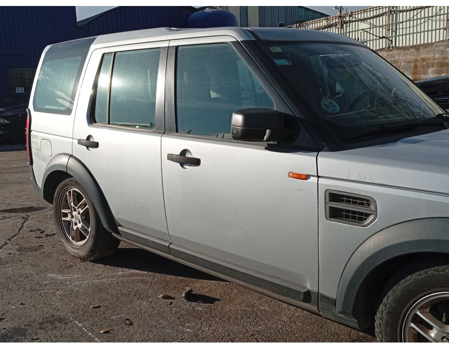 Recambio de puerta delantera derecha para land rover discovery iii (l319) 2.7 td 4x4 referencia OEM IAM LR016462  