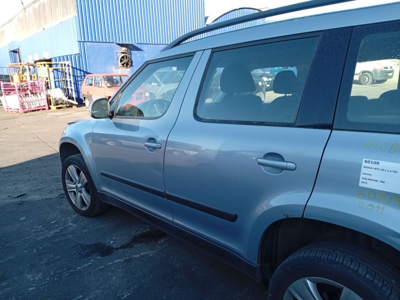 Recambio de puerta trasera izquierda para skoda yeti (5l) 1.2 tsi referencia OEM IAM   