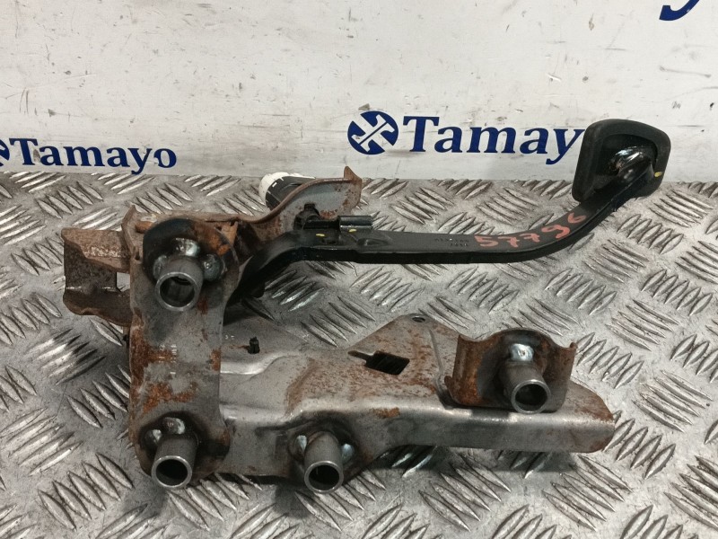 Recambio de pedal freno para renault clio iv referencia OEM IAM 465013423R  
