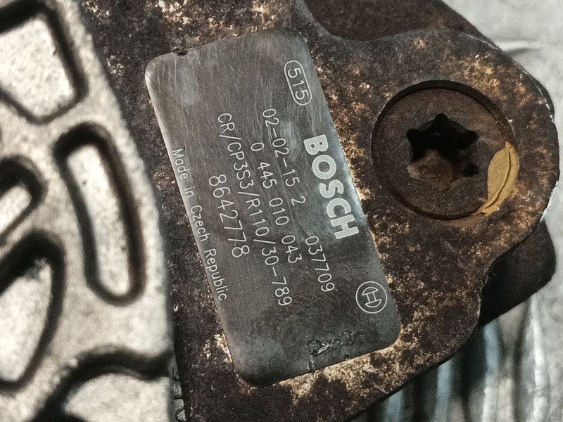 Recambio de bomba inyeccion para volvo s60 berlina d5 referencia OEM IAM 0445010043  