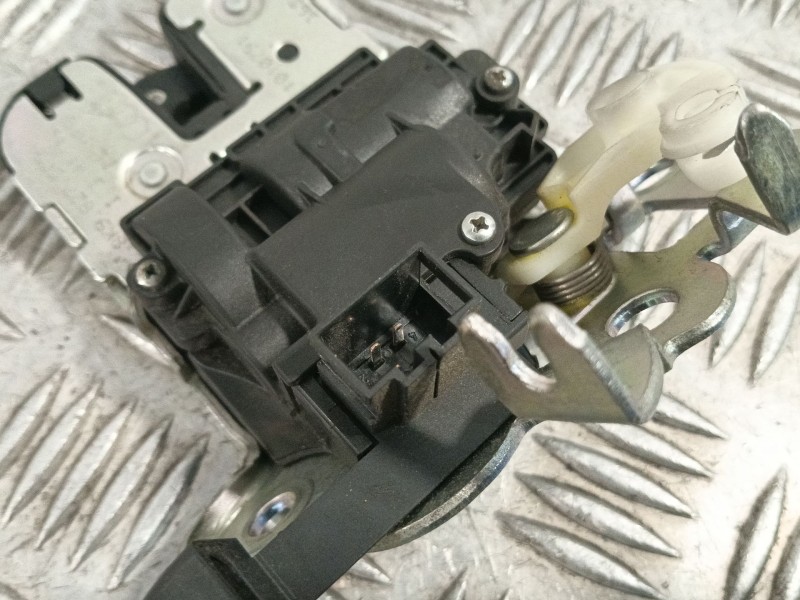 Recambio de cerradura maletero / porton para audi a3 sportback (8p) 2.0 tdi referencia OEM IAM 8K9827505A  