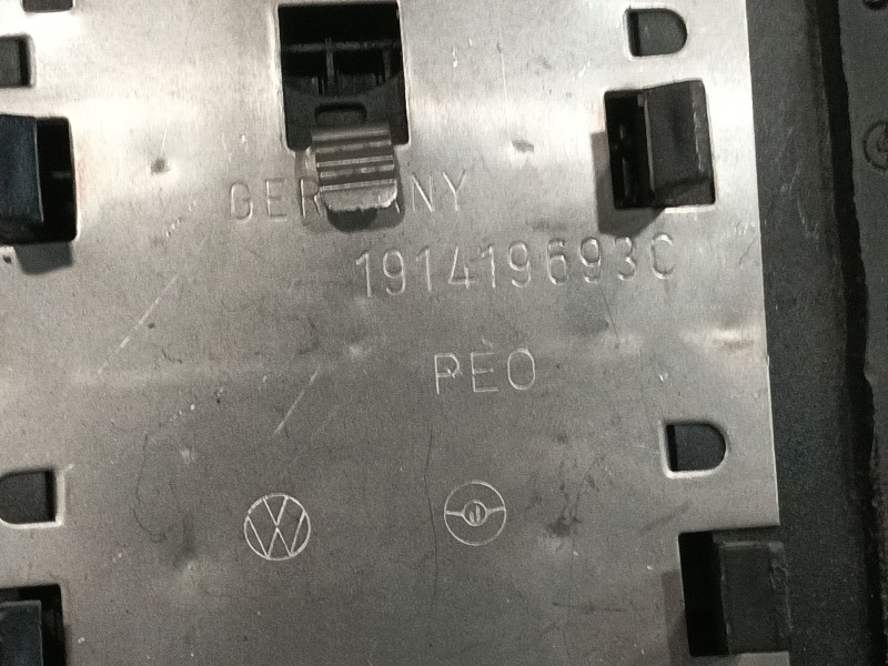 Recambio de moldura para volkswagen golf ii (191/193) referencia OEM IAM 191419669  