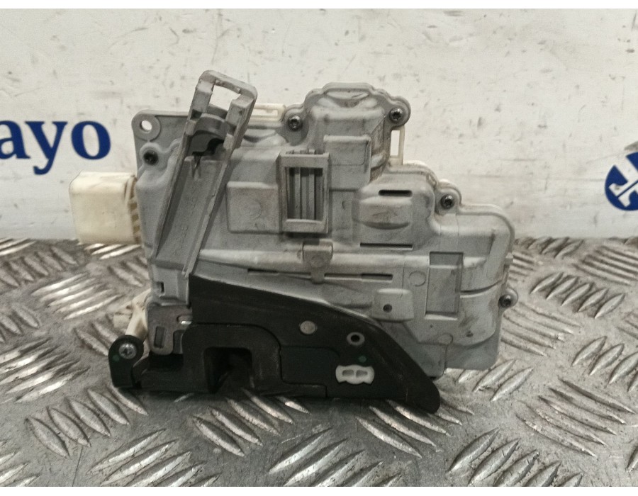 Recambio de cerradura puerta delantera derecha para audi a3 sportback (8p) 2.0 tdi referencia OEM IAM 4F1837016  