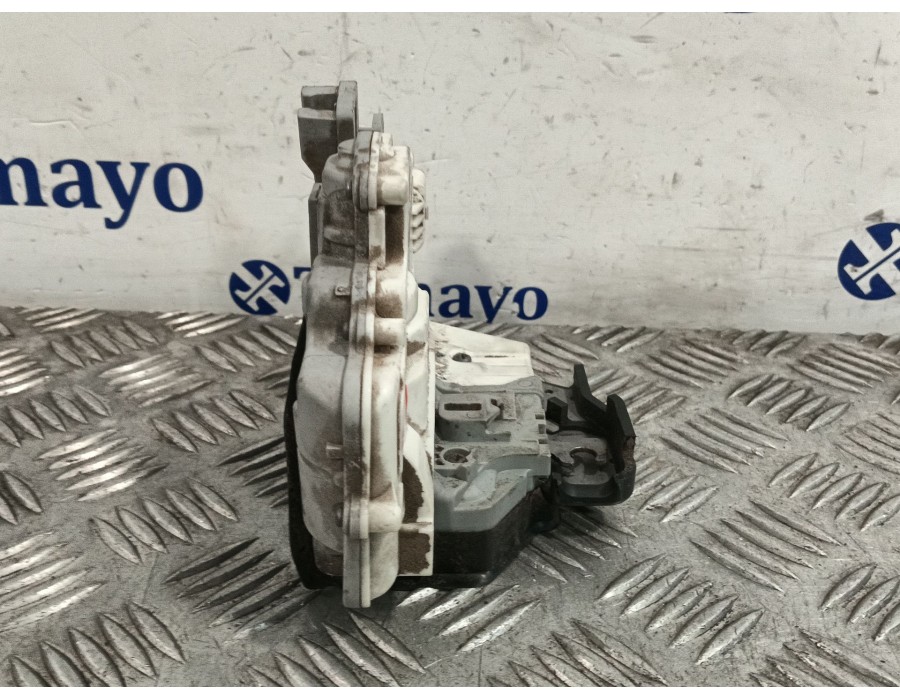 Recambio de cerradura puerta delantera derecha para audi a3 sportback (8p) 2.0 tdi referencia OEM IAM 4F1837016  