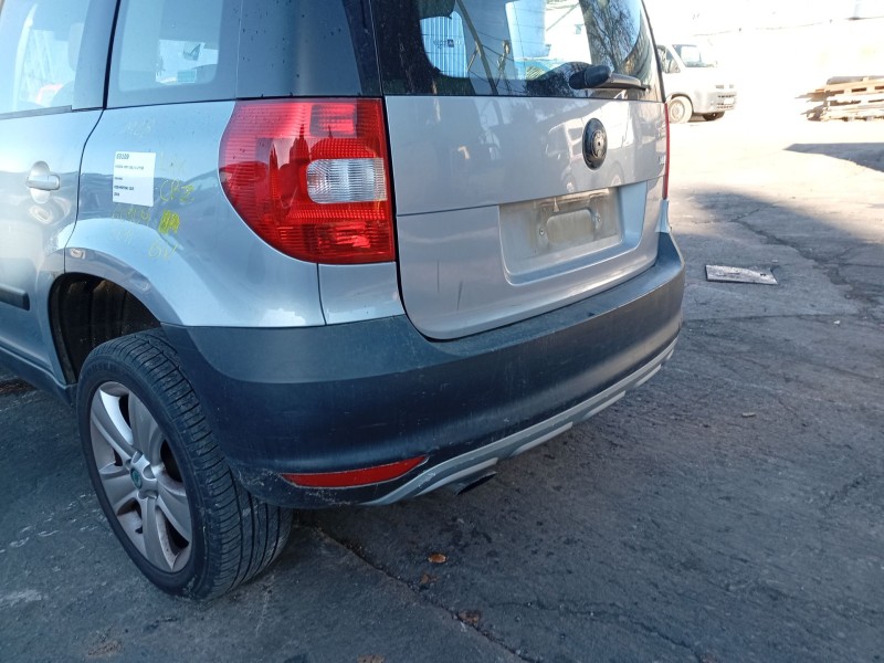 Recambio de paragolpes trasero para skoda yeti (5l) 1.2 tsi referencia OEM IAM 5L68074219B9  