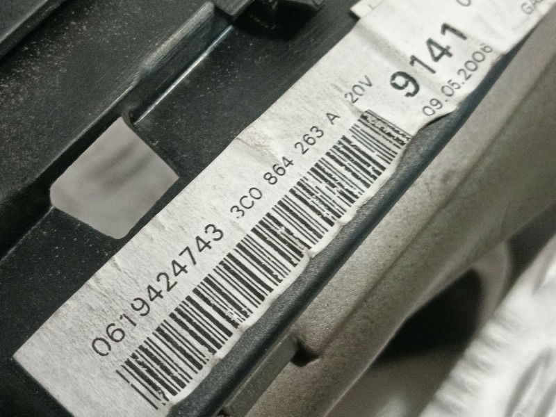 Recambio de guarnecidos palanca cambio para volkswagen passat berlina (3c2) referencia OEM IAM 3C0864263A  
