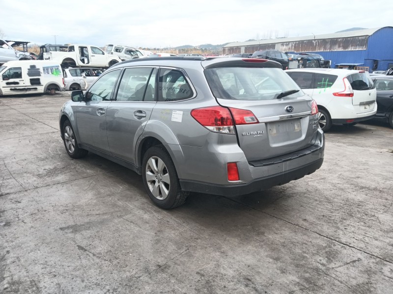 subaru legacy v (bm) del año 2010