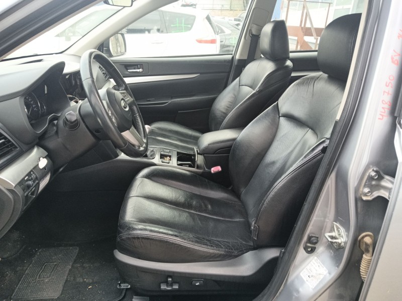 subaru legacy v (bm) del año 2010