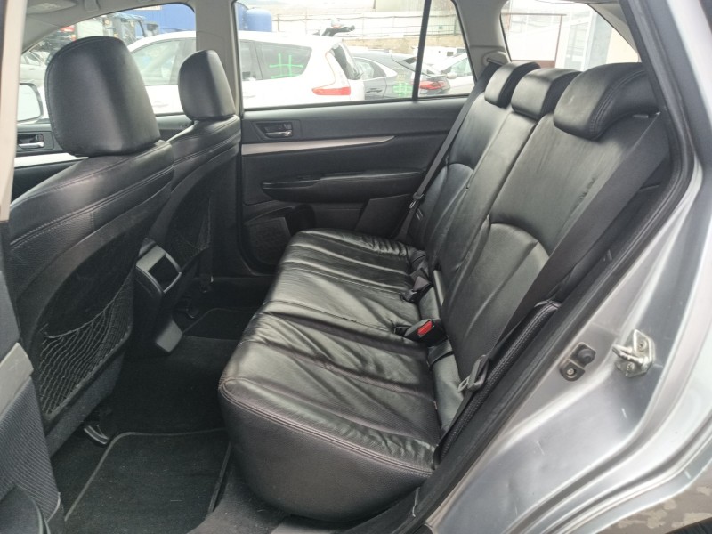 subaru legacy v (bm) del año 2010