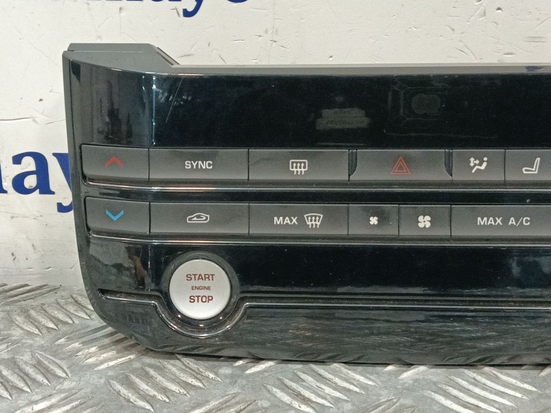 Recambio de mando climatizador para jaguar xe (x760) 2.0 d referencia OEM IAM GX7318C858RF  