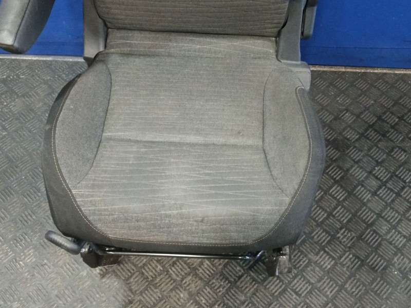 Recambio de asiento delantero izquierdo para citroën berlingo multispace (b9) 1.2 puretech 110 referencia OEM IAM 441325200  