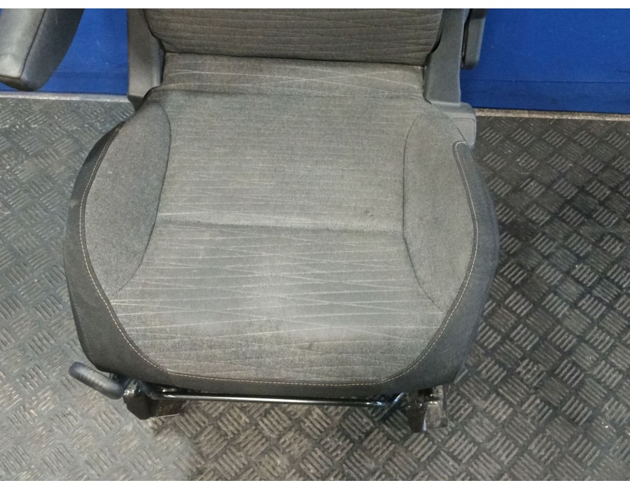 Recambio de asiento delantero izquierdo para citroën berlingo multispace (b9) 1.2 puretech 110 referencia OEM IAM 441325200  