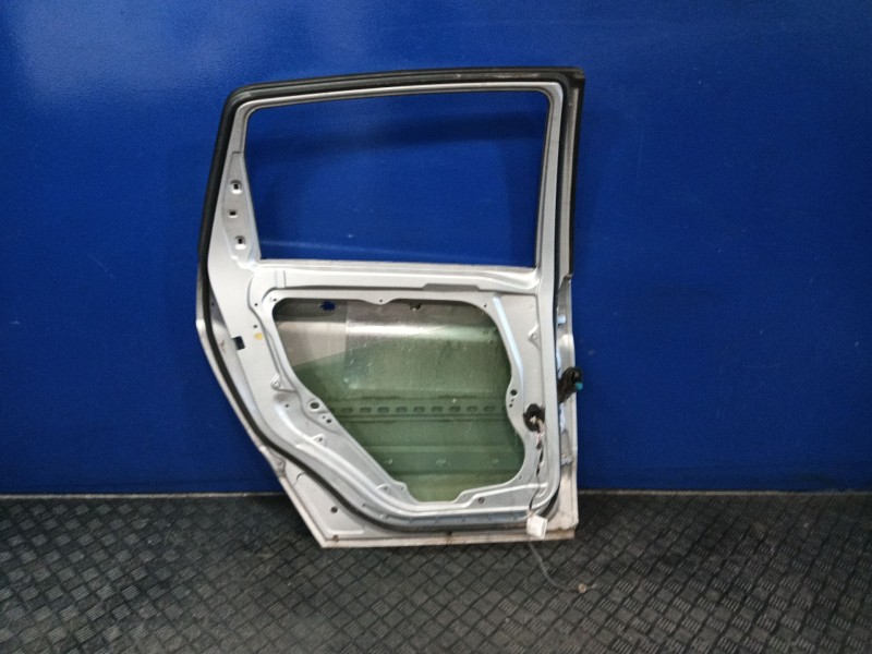 Recambio de puerta trasera izquierda para mercedes-benz clase b (w245) 1.7 cat referencia OEM IAM   