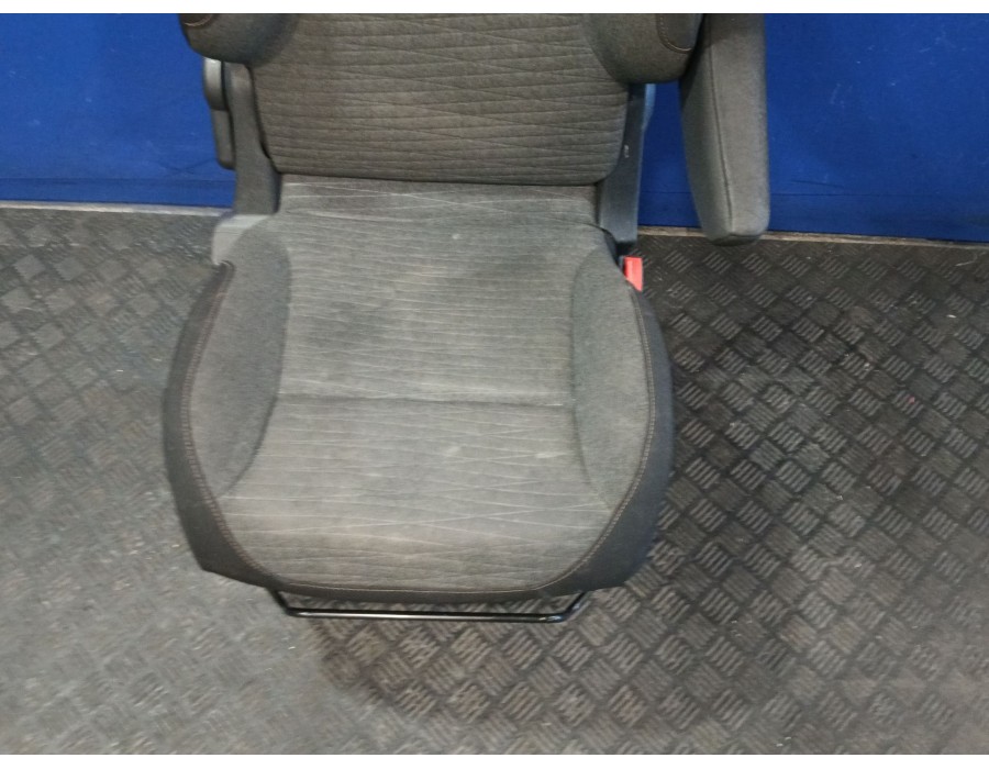 Recambio de asiento delantero derecho para citroën berlingo multispace (b9) 1.2 puretech 110 referencia OEM IAM 441325300  