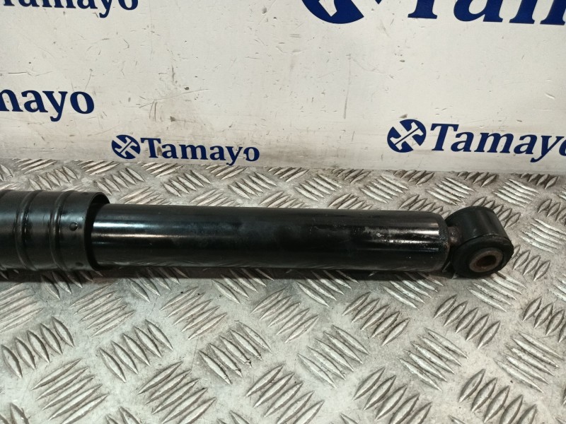 Recambio de amortiguador trasero izquierdo para renault clio iv referencia OEM IAM 562109815R  