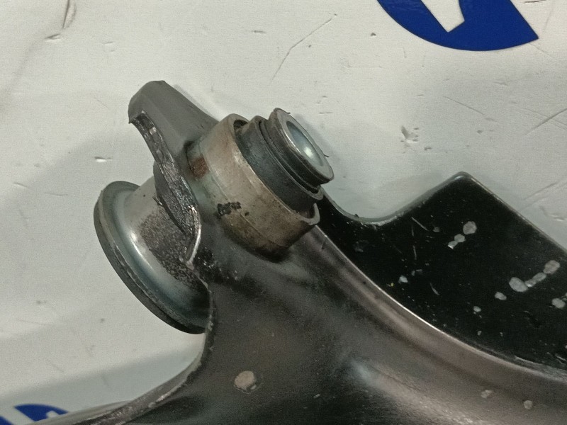 Recambio de brazo suspension inferior delantero izquierdo para renault clio iv referencia OEM IAM   