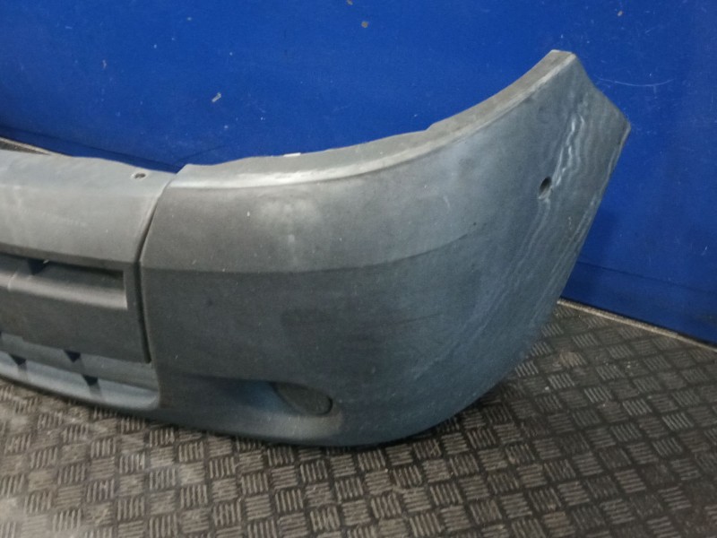 Recambio de paragolpes delantero para renault master ii furgoneta (fd) 2.5 dci 120 referencia OEM IAM 8200197134  