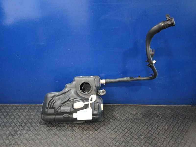 Recambio de deposito combustible para citroën berlingo referencia OEM IAM 9813694780  