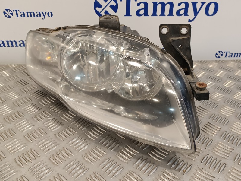 Recambio de faro derecho para audi a4 avant (8e) referencia OEM IAM 8E0941004BL  0301219604