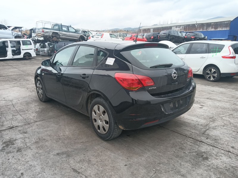 opel astra j (p10) del año 2011