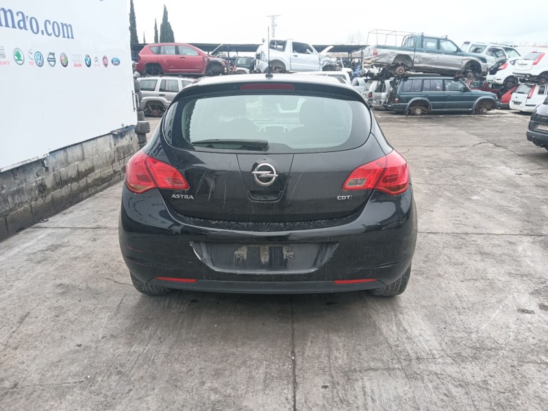 opel astra j (p10) del año 2011