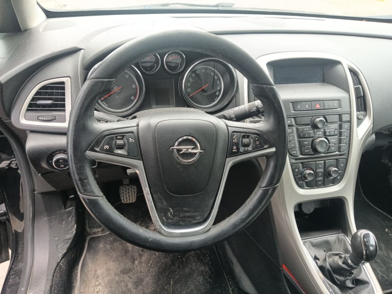 opel astra j (p10) del año 2011