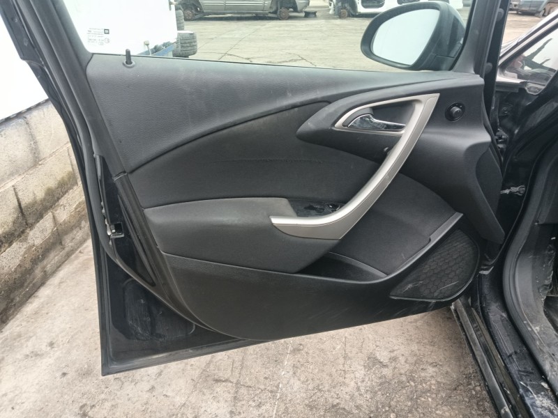 opel astra j (p10) del año 2011