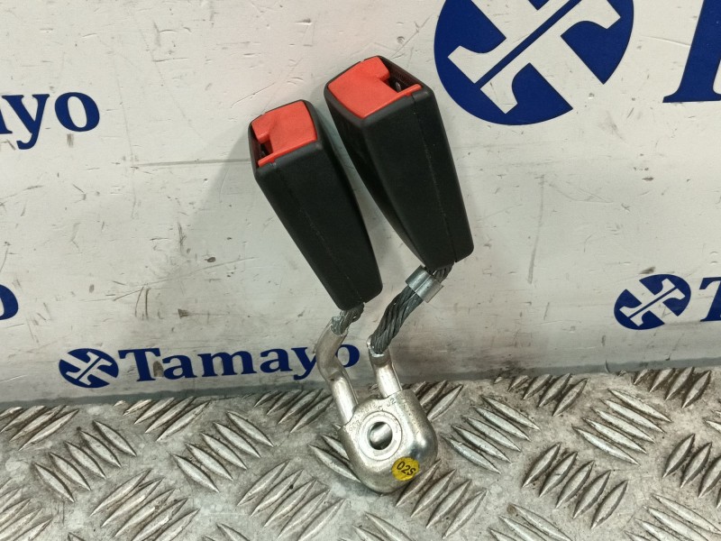 Recambio de enganche cinturon trasero central para volkswagen golf vi (5k1) 2.0 gti referencia OEM IAM 1K0857739M  