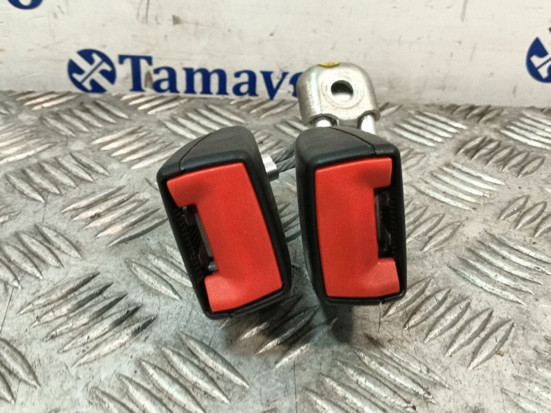 Recambio de enganche cinturon trasero central para volkswagen golf vi (5k1) 2.0 gti referencia OEM IAM 1K0857739M  