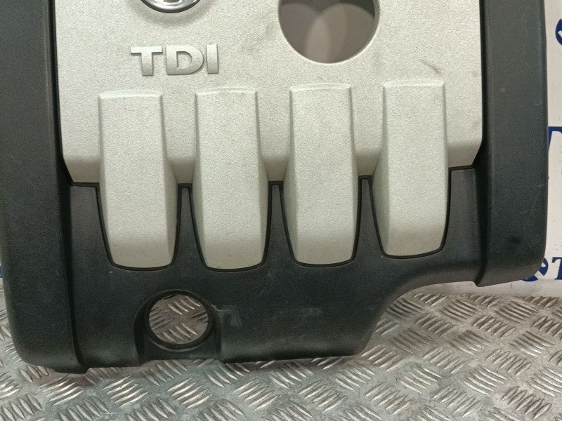 Recambio de tapa motor para volkswagen passat berlina (3c2) referencia OEM IAM 03G103925BP  