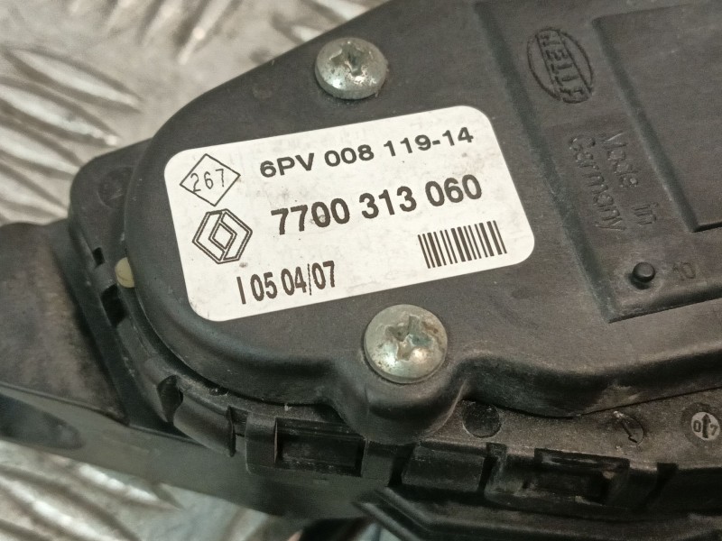 Recambio de pedal acelerador para renault trafic caja cerrada (ab 4.01) referencia OEM IAM 6PV00811914 7700313060 