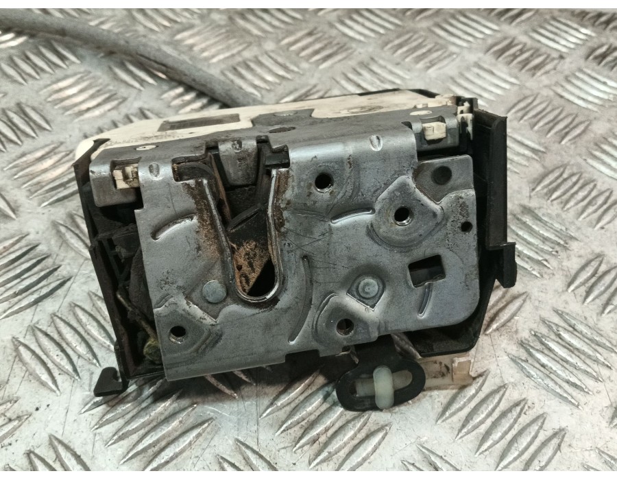 Recambio de cerradura puerta delantera derecha para bmw mini (r56) 1.6 16v cat referencia OEM IAM 055676909 A048315 