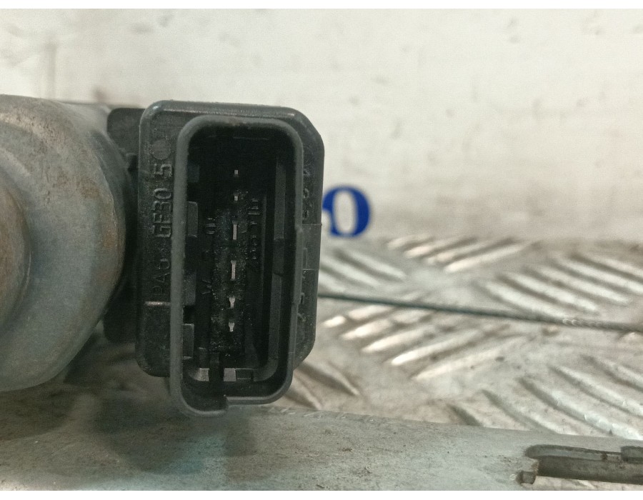 Recambio de elevalunas delantero izquierdo para renault scénic ii (jm0/1_) 1.6 16v (jm1r) referencia OEM IAM 402046C  
