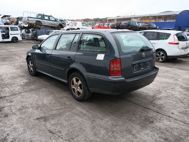 skoda octavia i combi (1u5) del año 1999