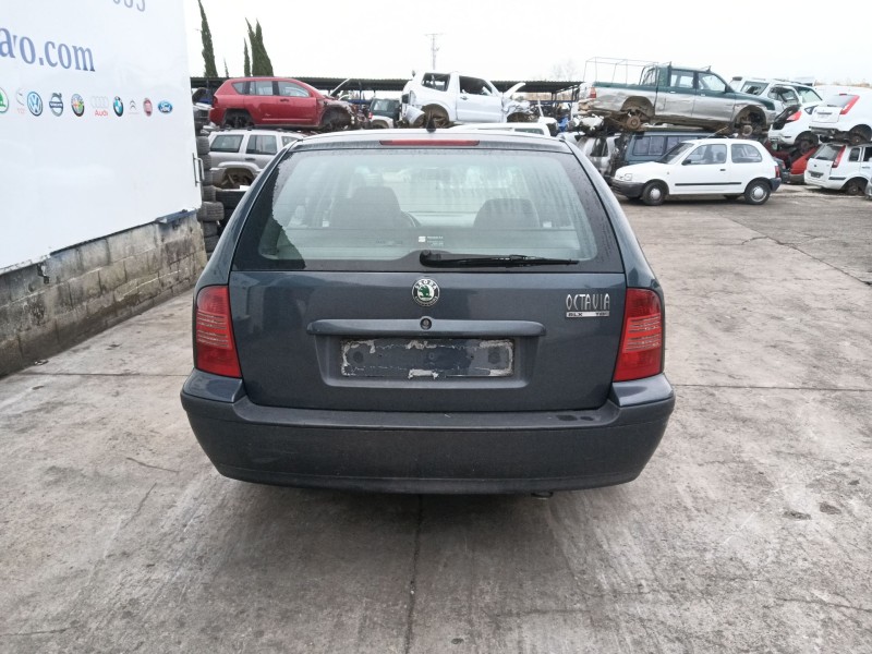 skoda octavia i combi (1u5) del año 1999