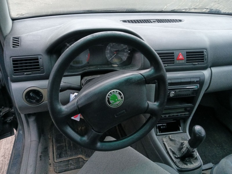 skoda octavia i combi (1u5) del año 1999