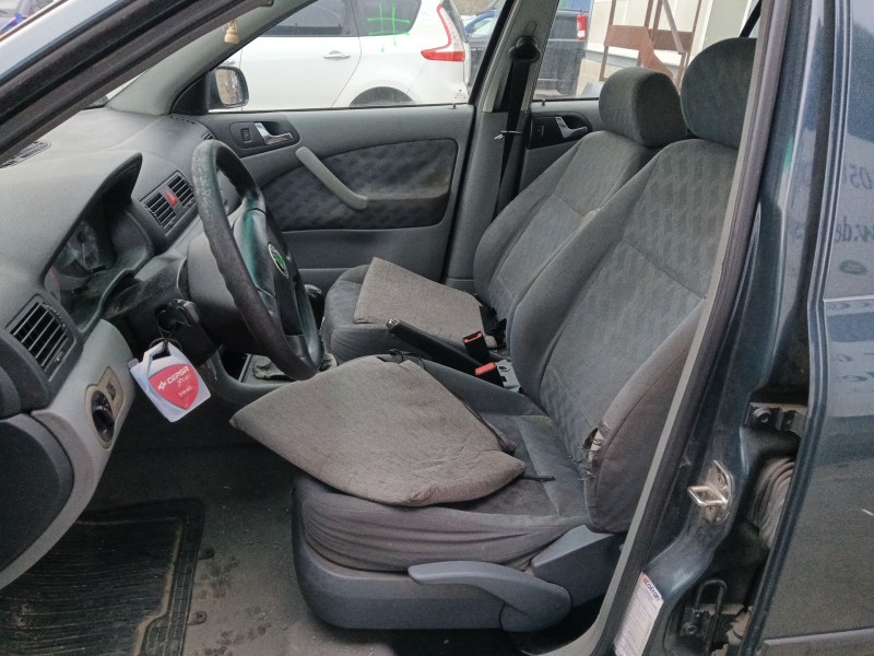 skoda octavia i combi (1u5) del año 1999