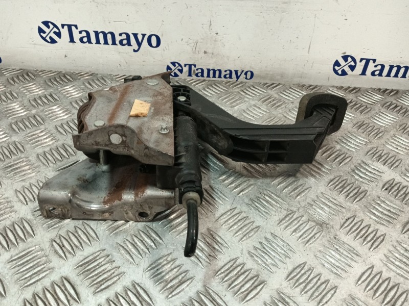Recambio de pedal embrague para mercedes-benz sprinter 02.00  caja cerrada referencia OEM IAM 1036776 A9062900212 