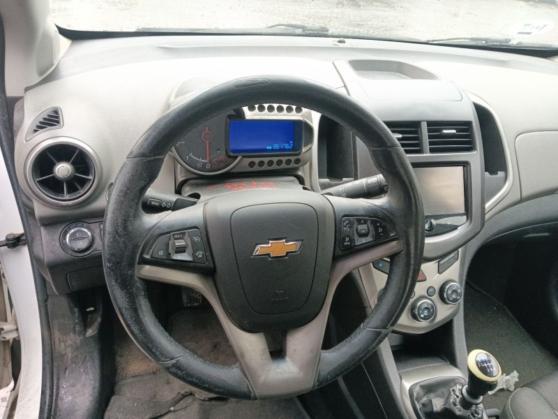 chevrolet aveo hatchback (t300) del año 2013