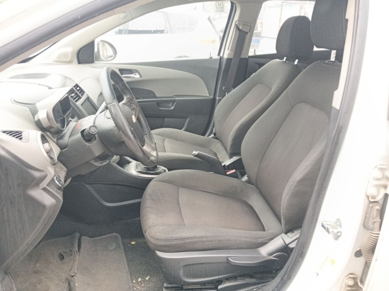 chevrolet aveo hatchback (t300) del año 2013