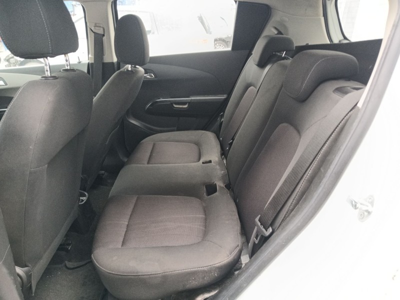 chevrolet aveo hatchback (t300) del año 2013