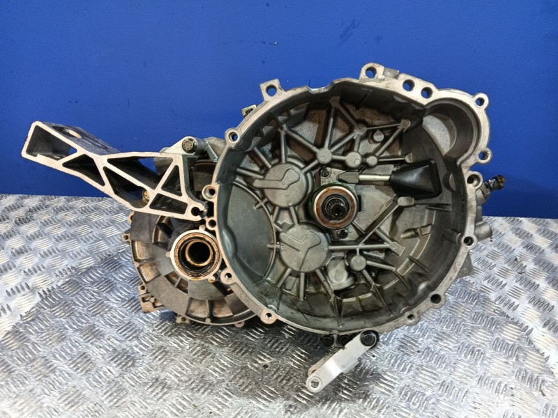 Recambio de caja cambios para volvo s60 berlina d5 referencia OEM IAM D5244T  
