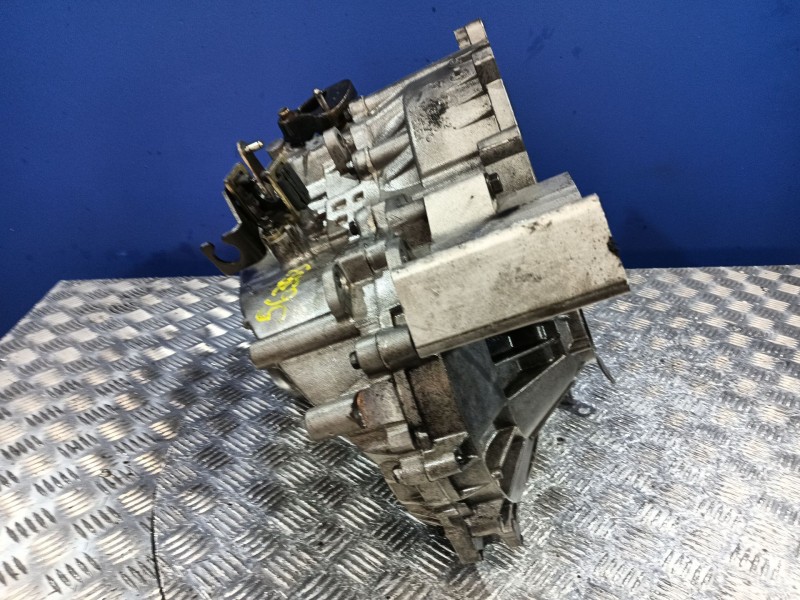 Recambio de caja cambios para volvo s60 berlina d5 referencia OEM IAM D5244T  