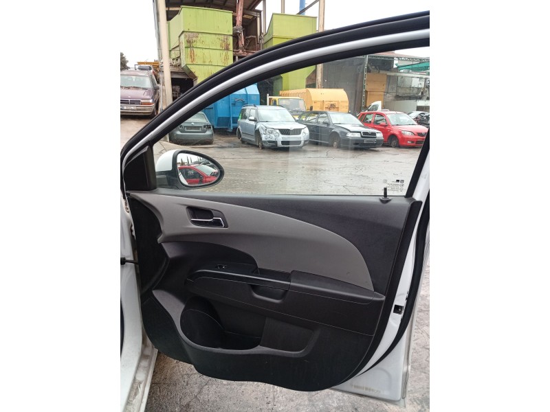 Recambio de elevalunas delantero derecho para chevrolet aveo hatchback (t300) 1.3 d referencia OEM IAM 95043028 / 42339896  