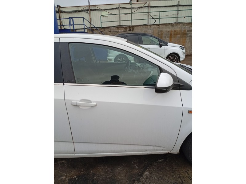 Recambio de puerta delantera derecha para chevrolet aveo hatchback (t300) 1.3 d referencia OEM IAM 42662846  