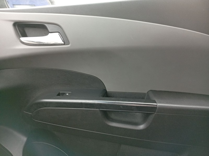 Recambio de mando elevalunas delantero derecho para chevrolet aveo hatchback (t300) 1.3 d referencia OEM IAM 95188248  